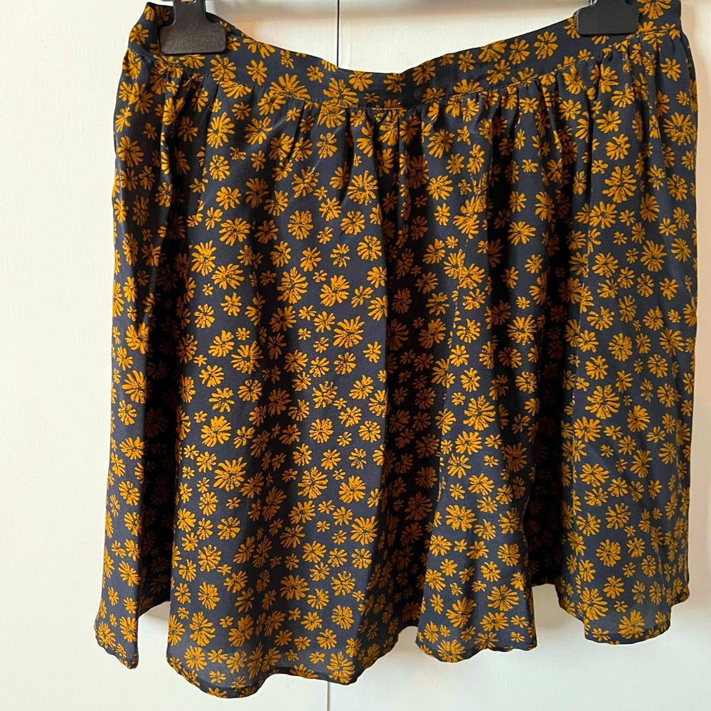 Attic and barn skirt - 100% silk. Made in Italy.
